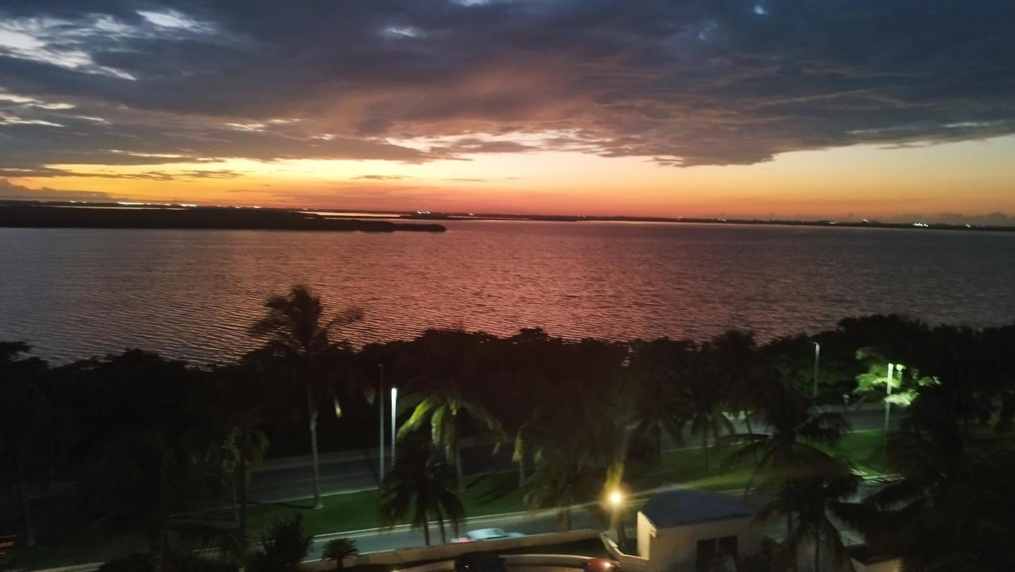 “Magic Sunrise At Cancun” Exteriör bild