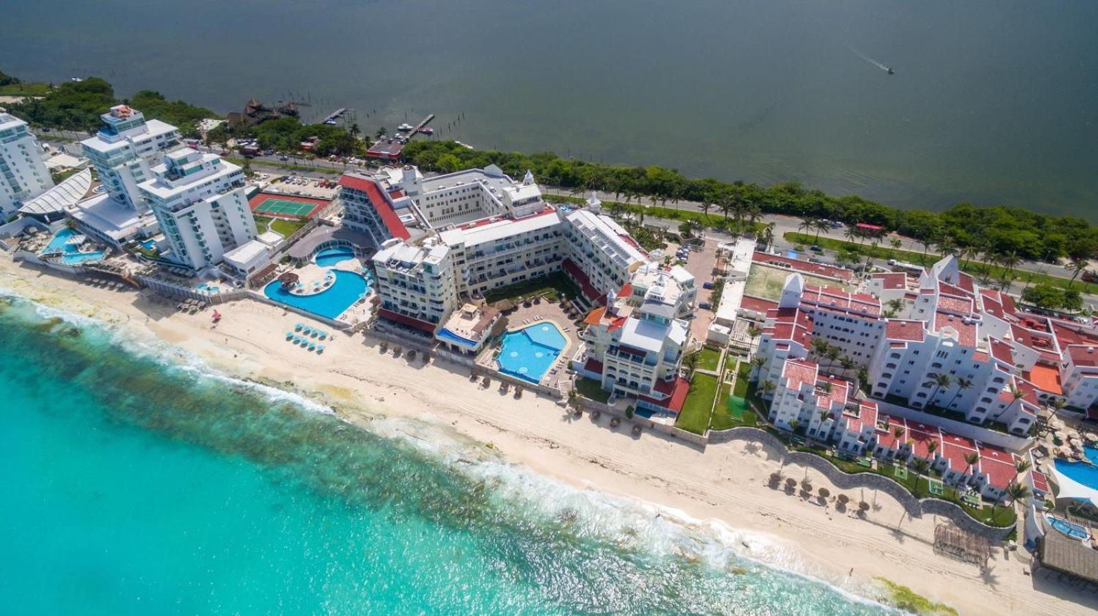 “Magic Sunrise At Cancun” Exteriör bild