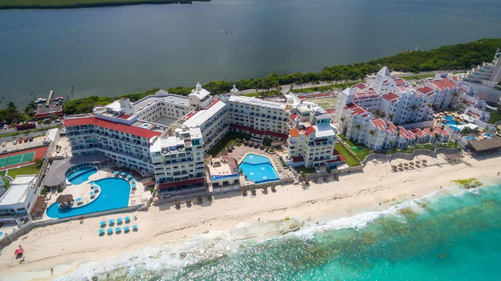 “Magic Sunrise At Cancun” Exteriör bild